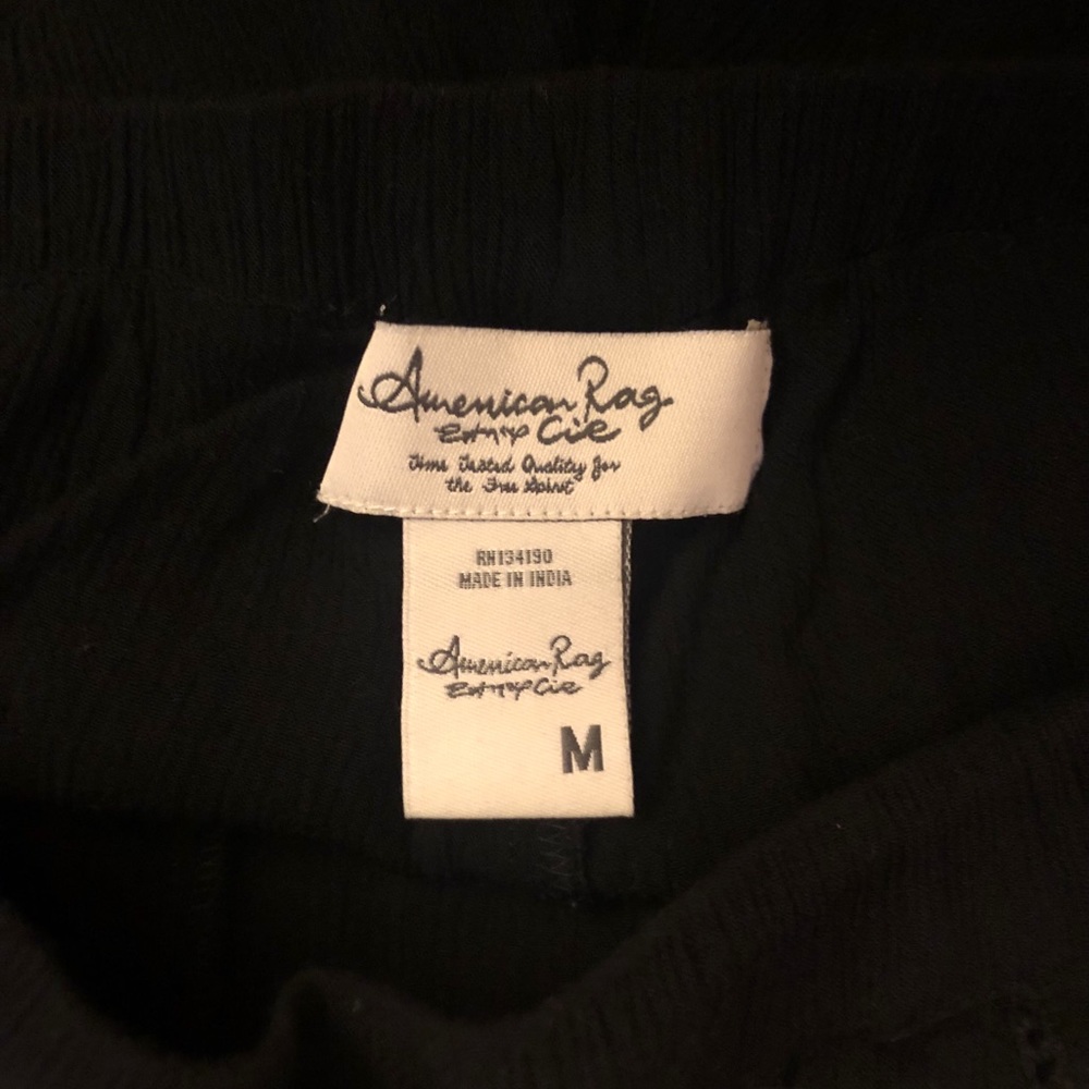 SOLD✔️✔️Black Drawstring Shorts - Picture 2 of 5
